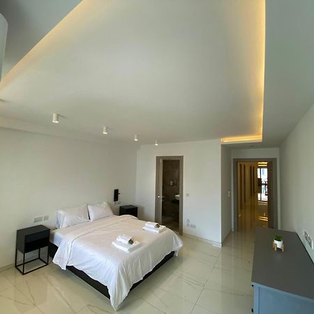Tigne Sliema Three Bedrooms Apartment Екстериор снимка