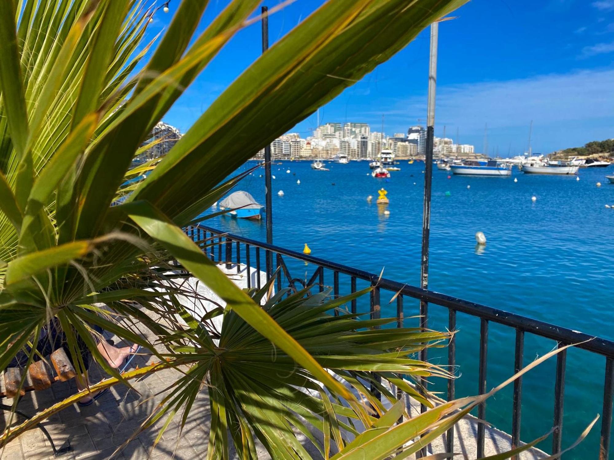Tigne Sliema Three Bedrooms Apartment Екстериор снимка