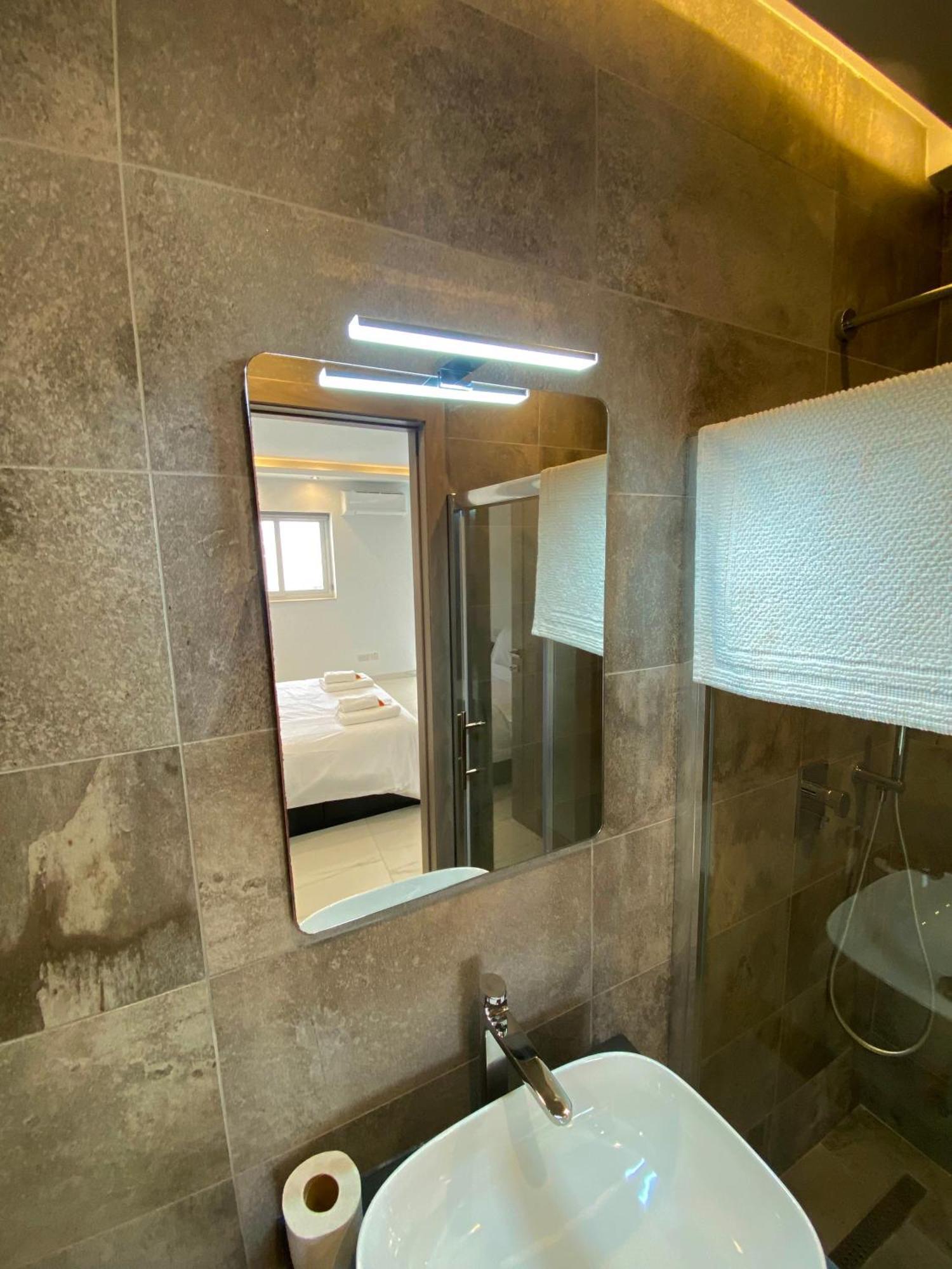 Tigne Sliema Three Bedrooms Apartment Екстериор снимка