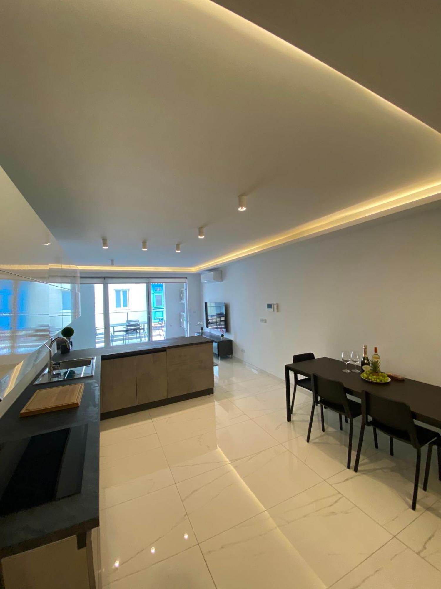 Tigne Sliema Three Bedrooms Apartment Екстериор снимка