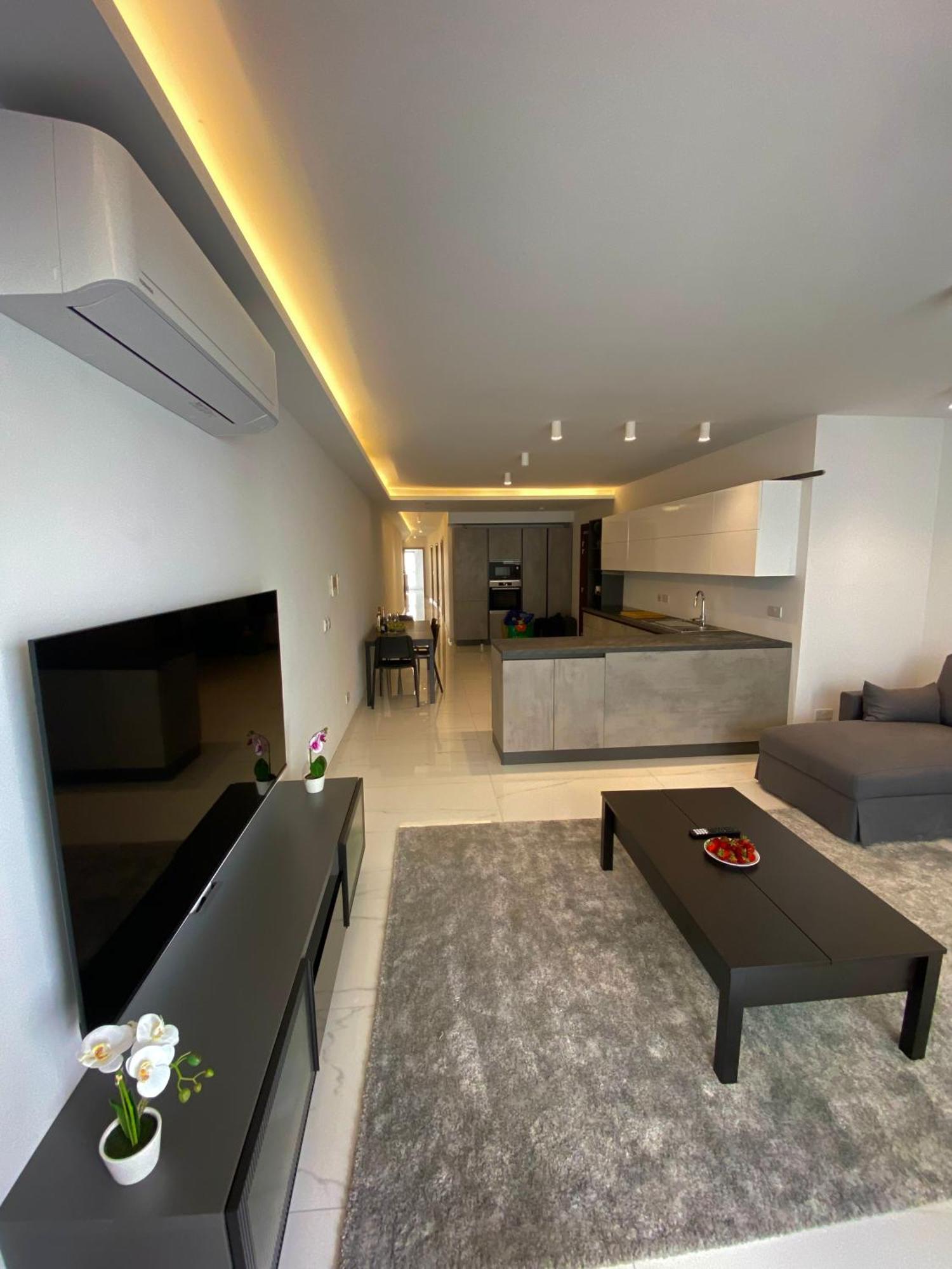 Tigne Sliema Three Bedrooms Apartment Екстериор снимка