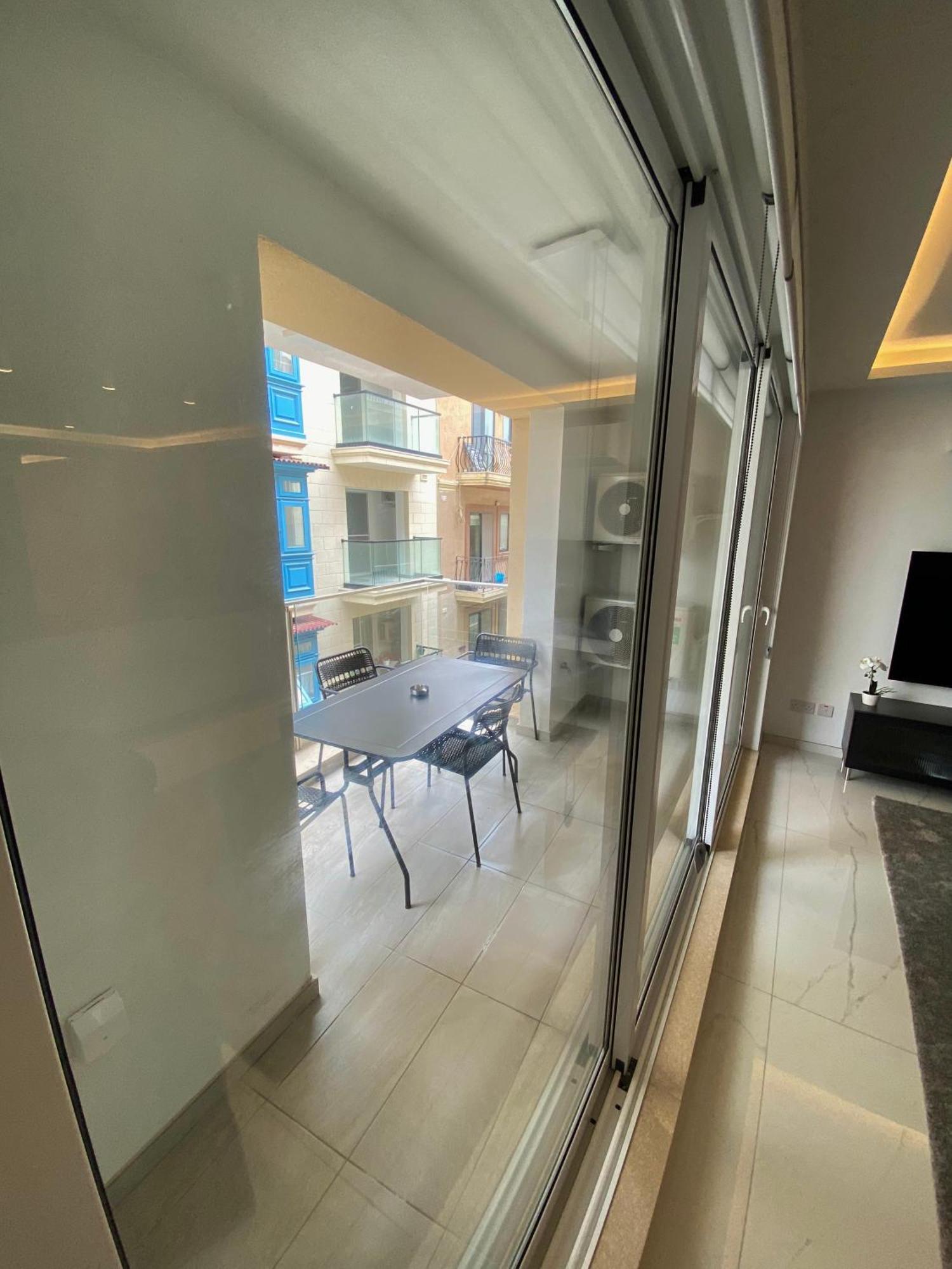 Tigne Sliema Three Bedrooms Apartment Екстериор снимка